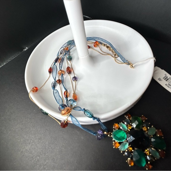 NWT, Liz Claiborne necklace with bead, ribbon and faux gem pendant - Picture 2 of 4
